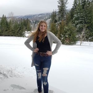 Meet your Posher, Stacy